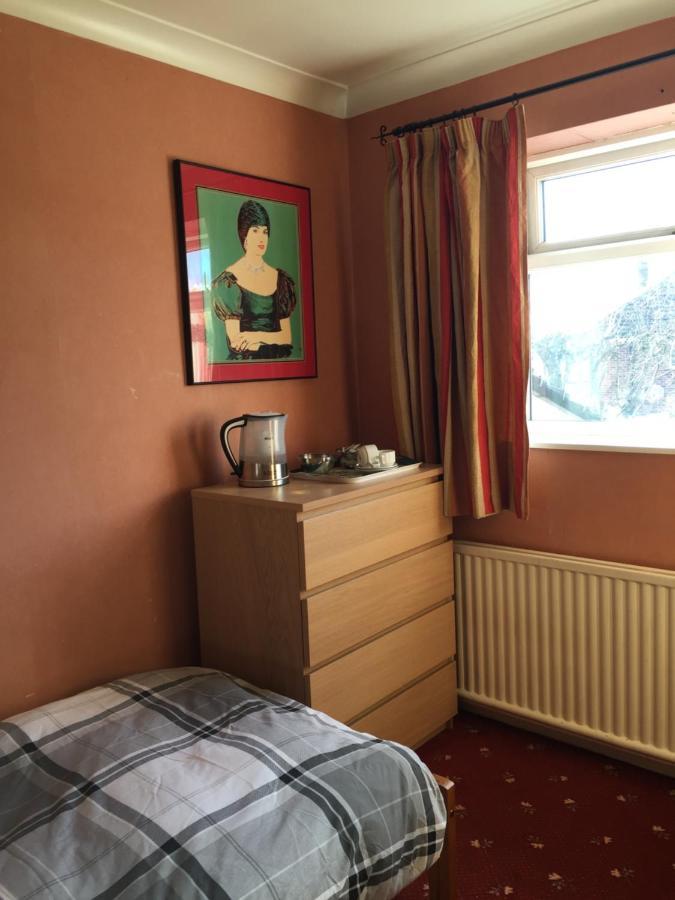 Hotel 5 Ravenhurst Drive Уолсолл Экстерьер фото
